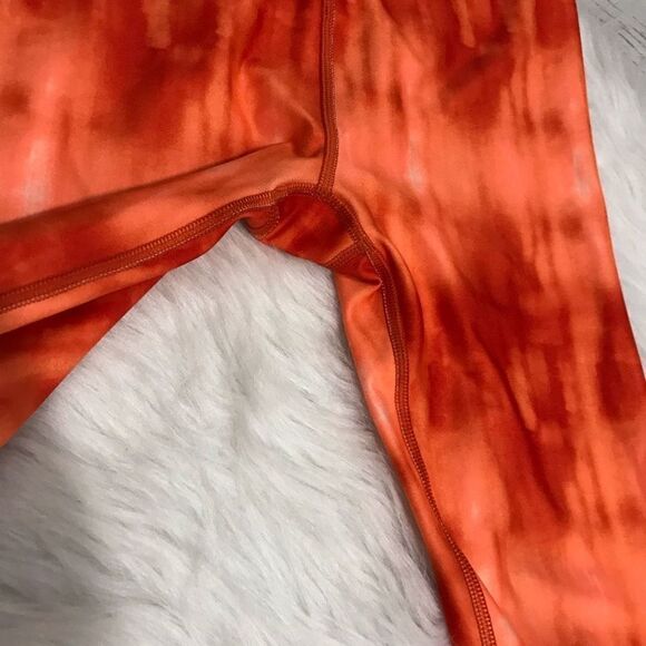 Under Armour Cropped Workout Leggings Size xs Heatgear compression tie dye - Picture 8 of 11